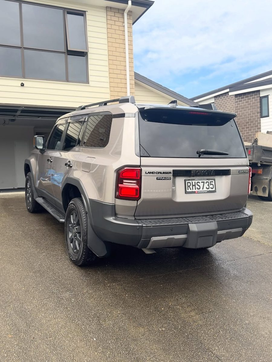 Toyota Land Cruiser Prado, rear three-quarter